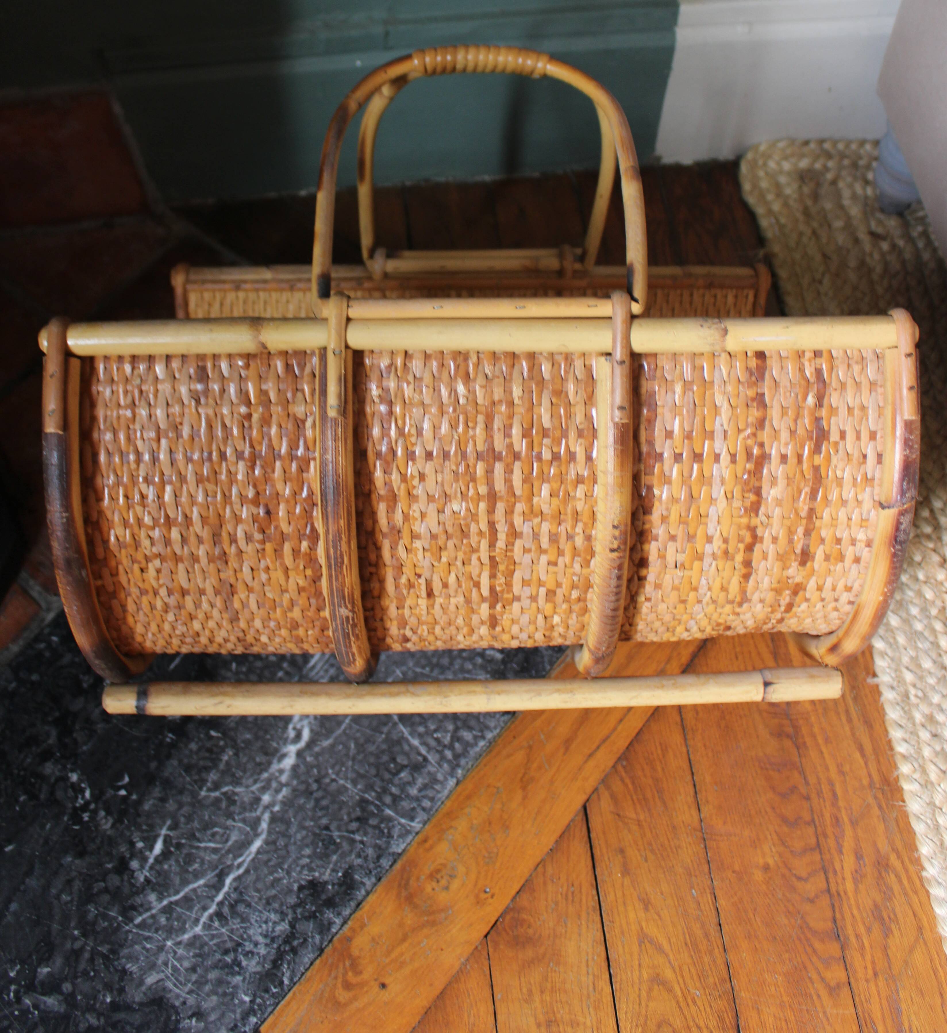 Porte revues panier bûches rotin osier vintage