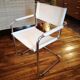 Fauteuil cantilever en cuir sellerie lisse