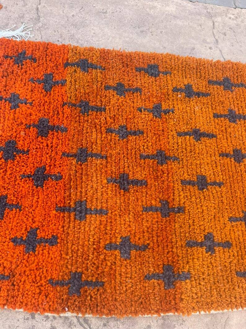 Hand-knotted Moroccan wool rug 150/250cm