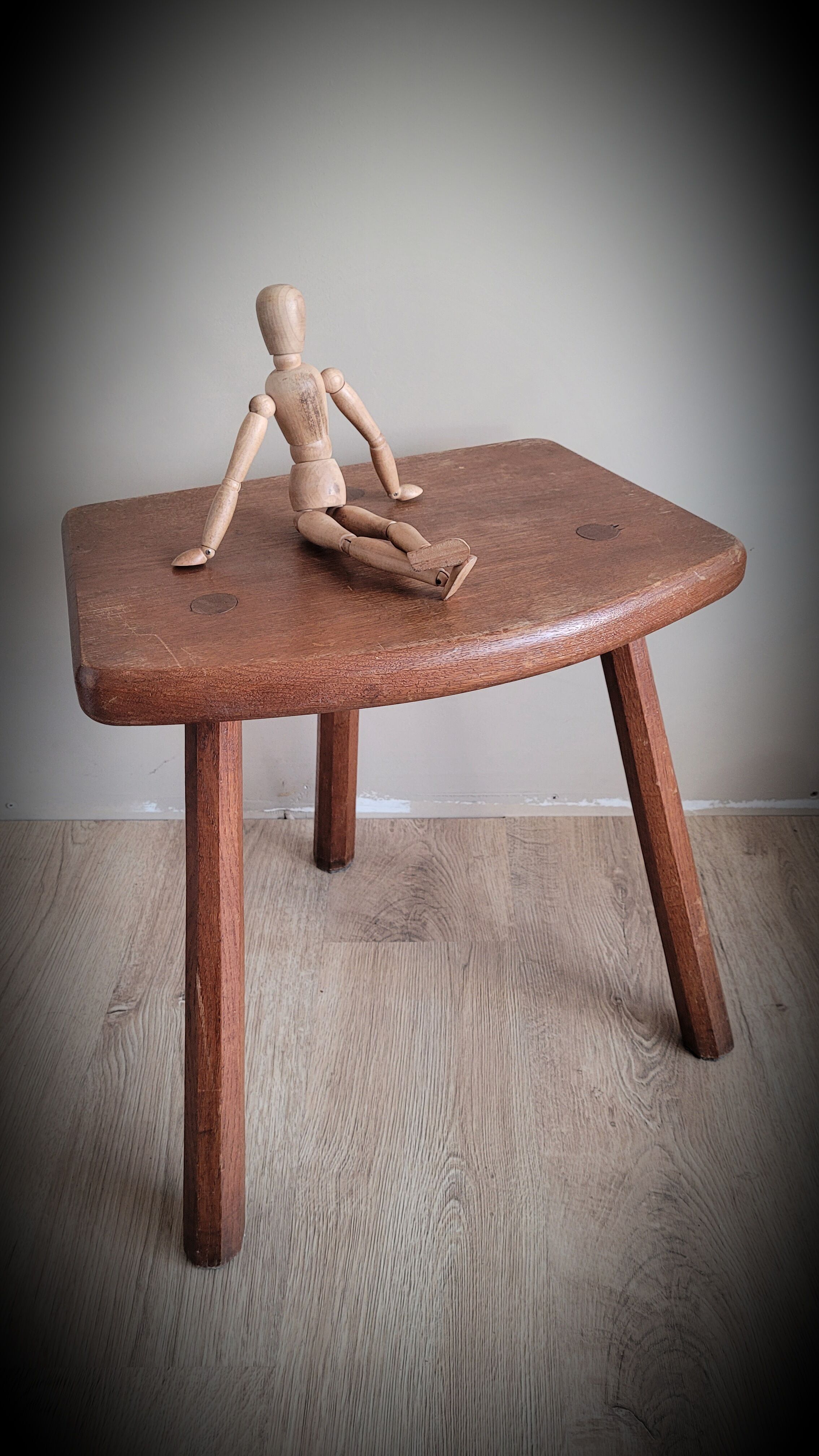 Tripod stool cowbird half round