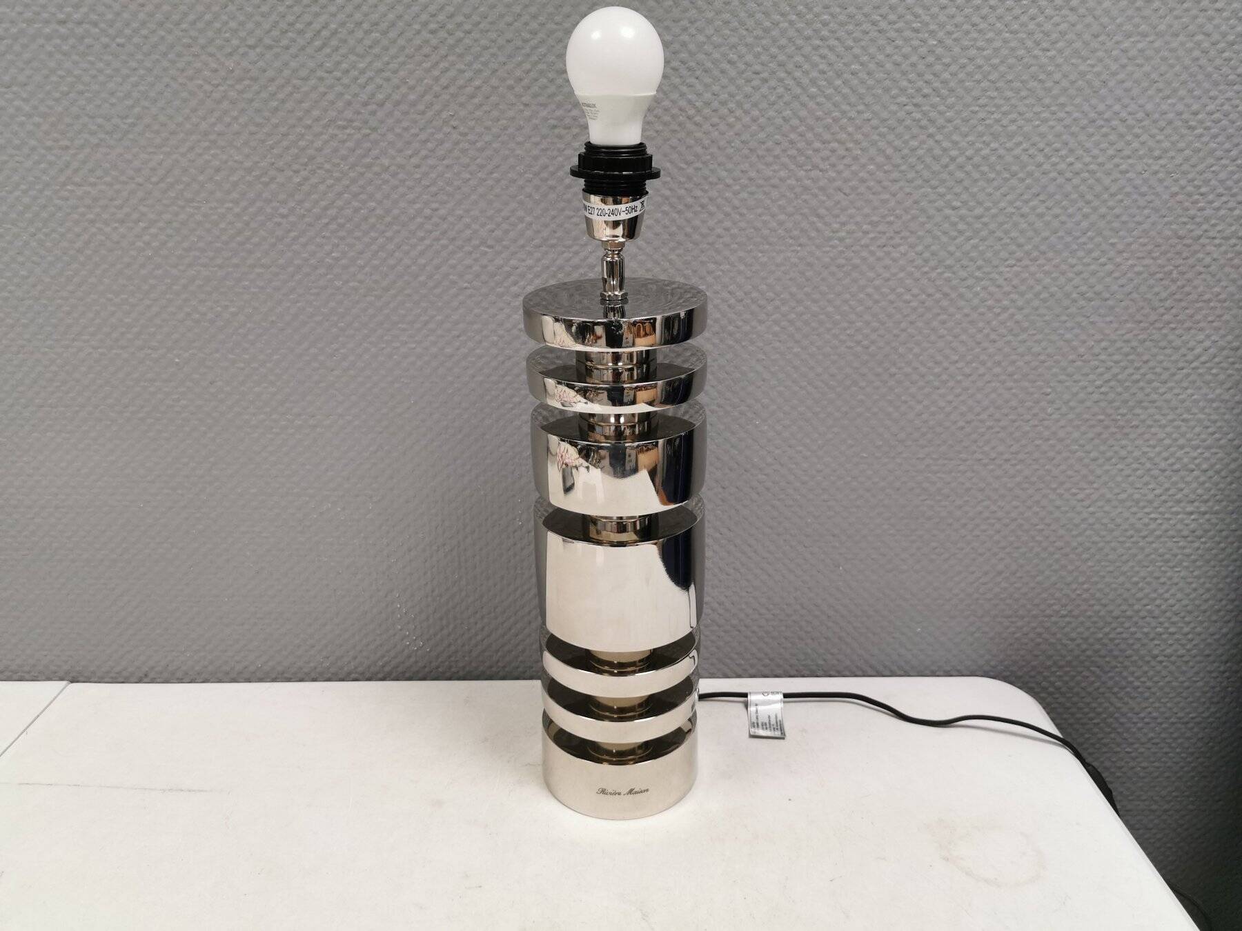 Design lamp in chrome, from Dutch Reviera Maison.