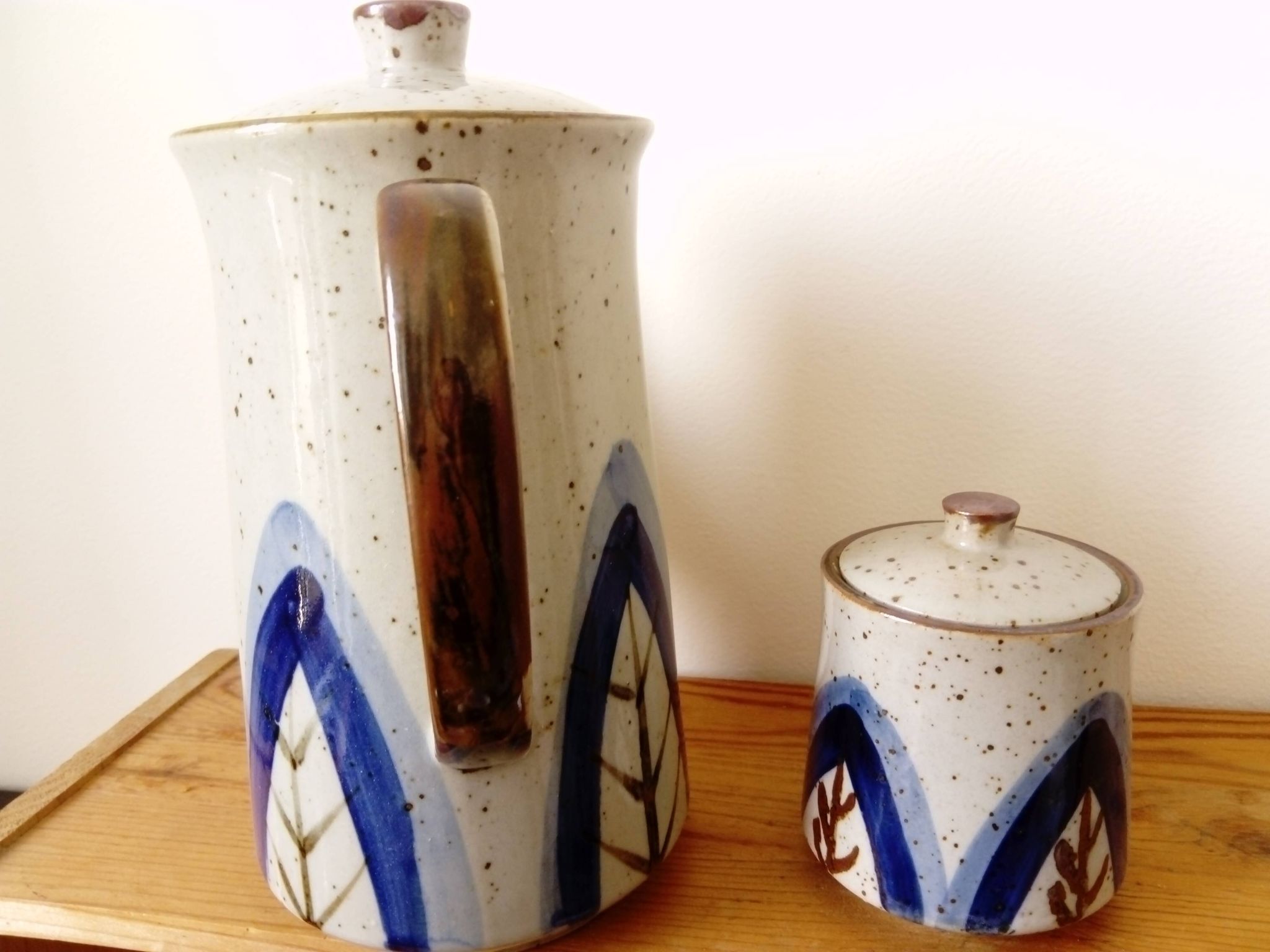 Cafetière et sucrier vintage