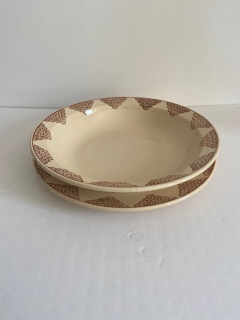 Set of 2 round dishes saint amand