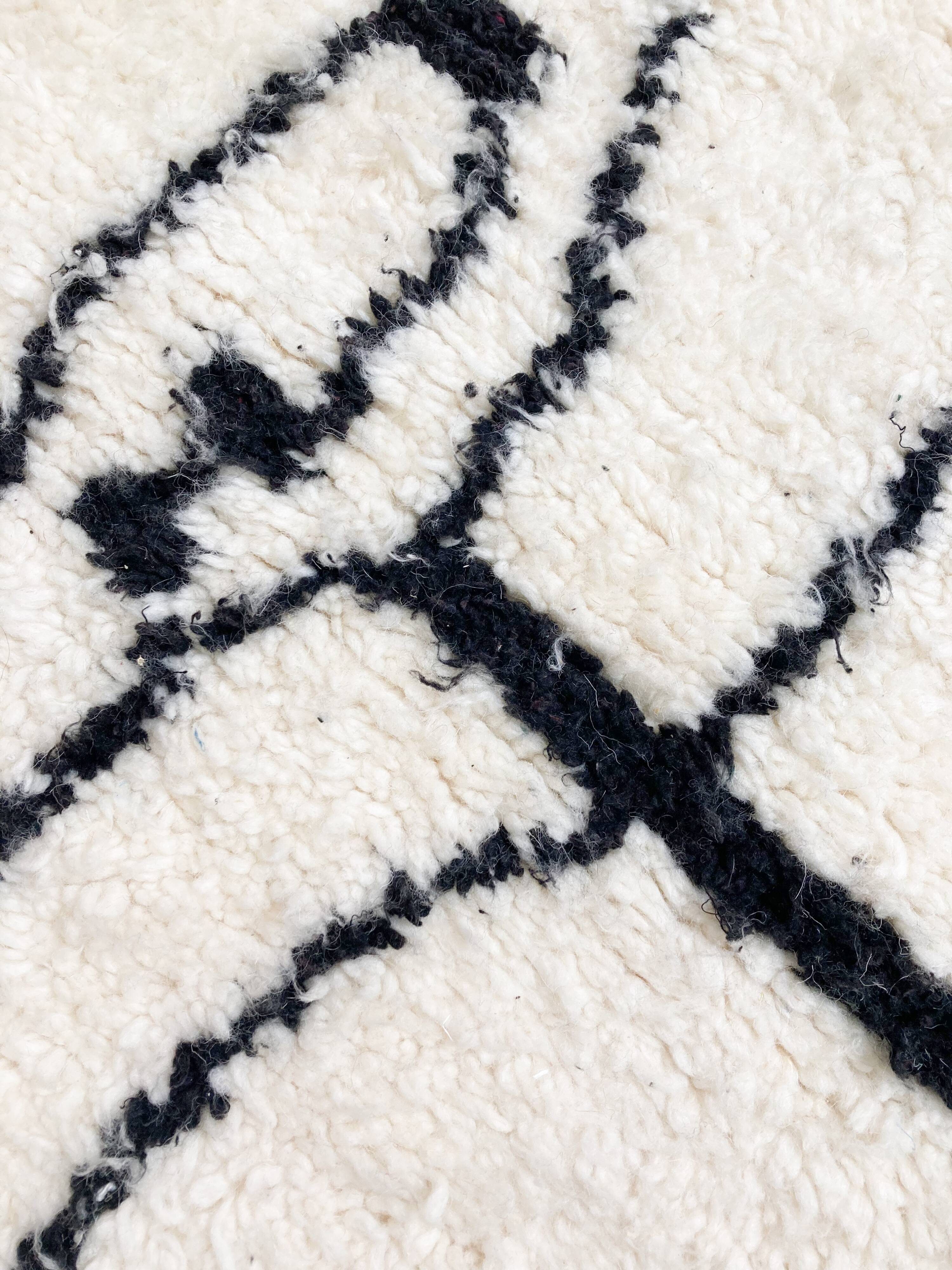 New Beni Ouarain Moroccan Berber rug with black graphic patterns