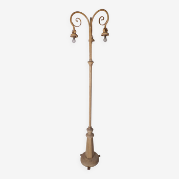 Exterior floor lamp from the 1900s