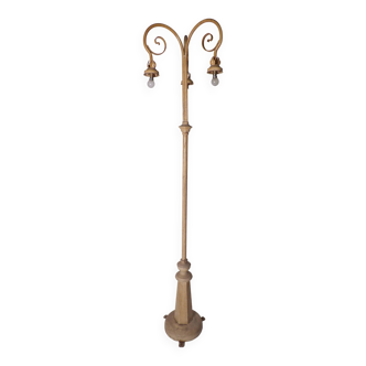 Exterior floor lamp from the 1900s