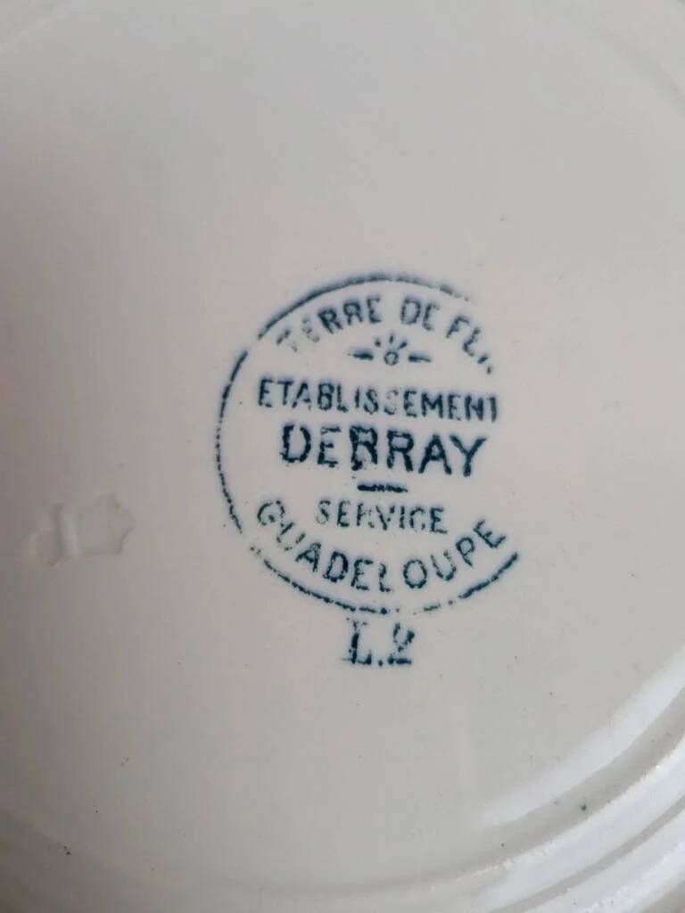 Set of 3 flat plates in ironstone Debray – Guadeloupe Service