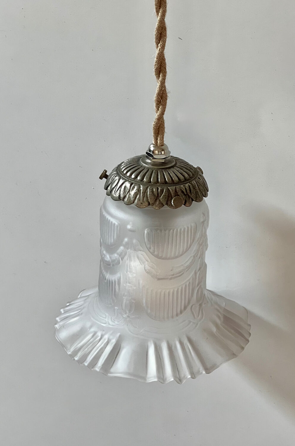 Pair of Art Deco lamps with boxwood hooks