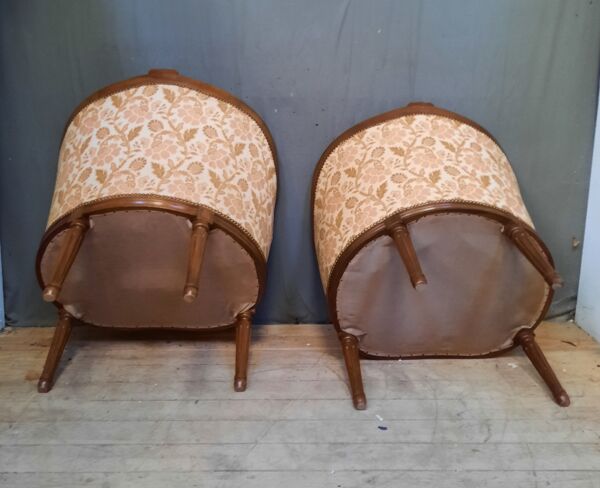 Paire de bergeres de style Louis XVI