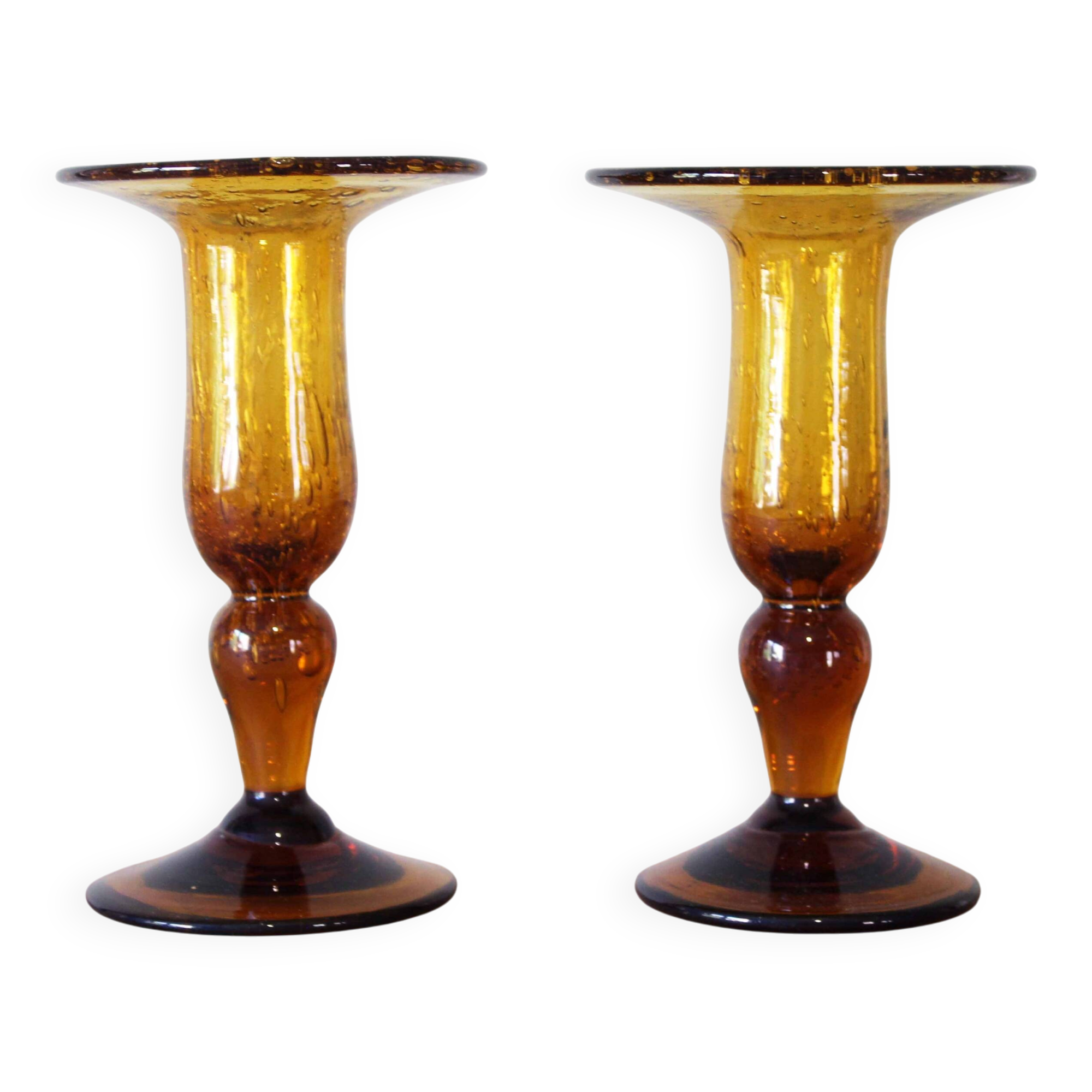 Paire de bougeoirs en verre ambré BIOT