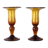 Paire de bougeoirs en verre ambré BIOT