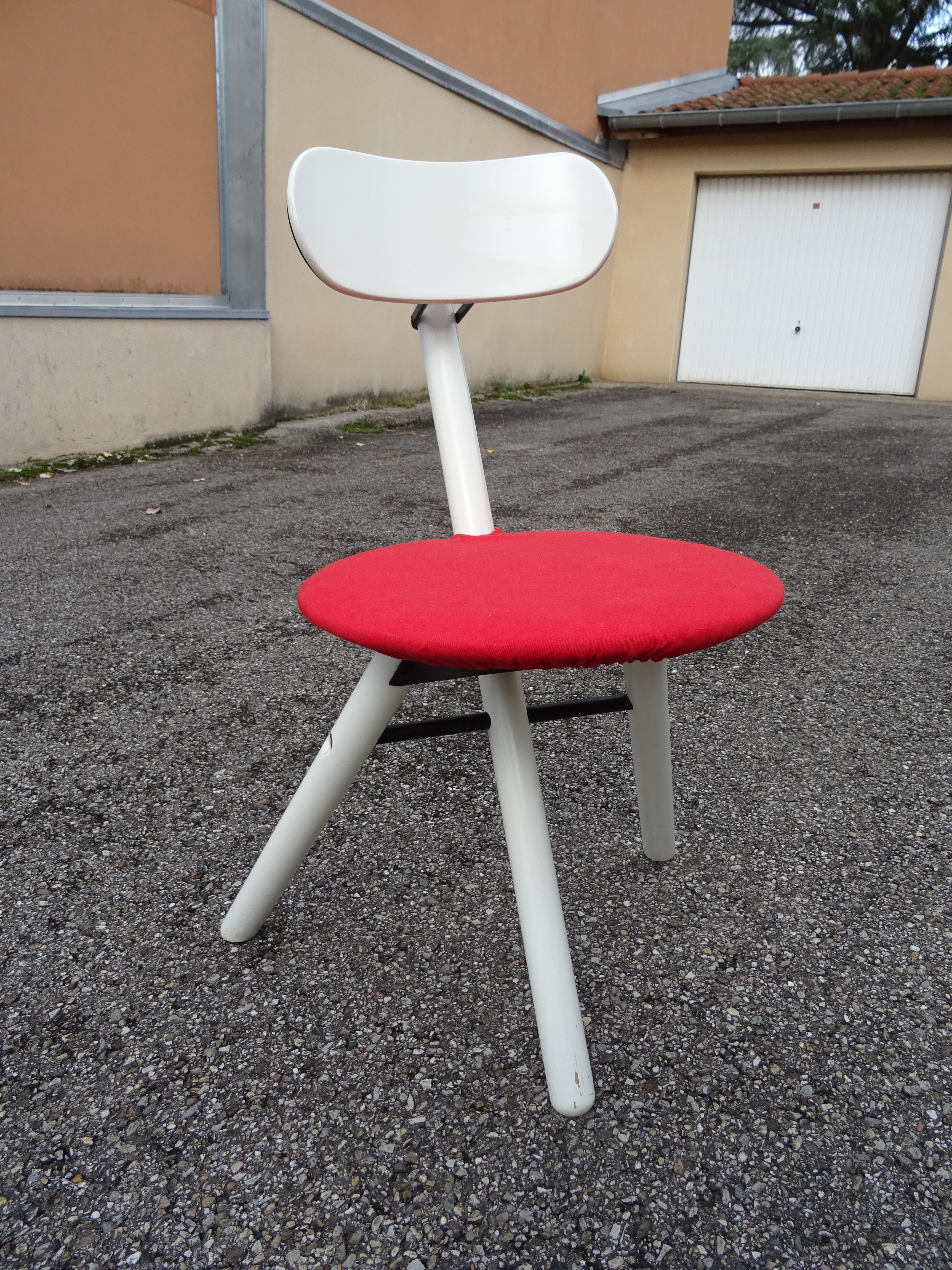 TRIO folding chair Calligaris designed by Roberto Lucci & Paolo Orlandini in the 80s.