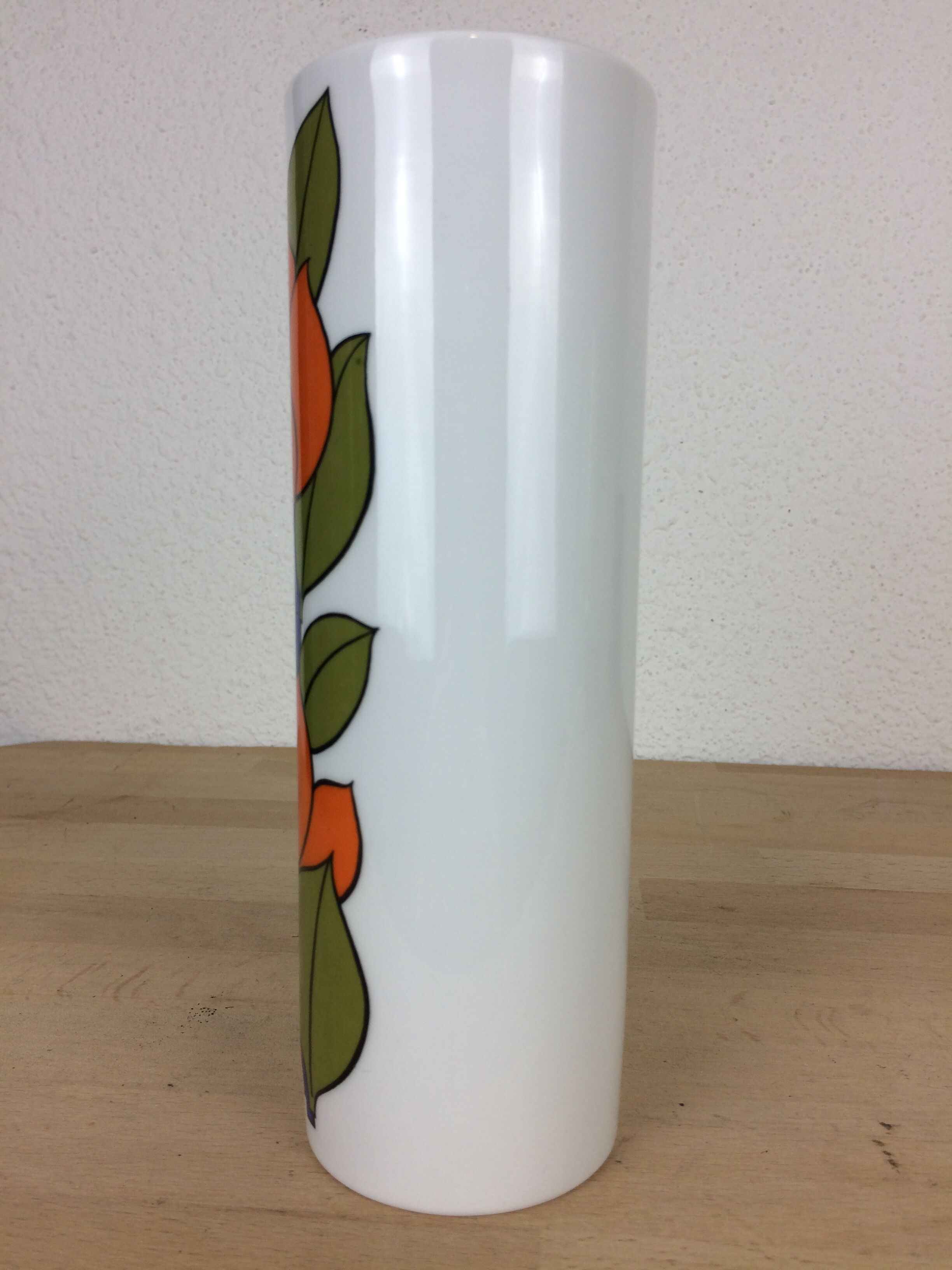 Vase roll orange flowers, ceramics of the 70s