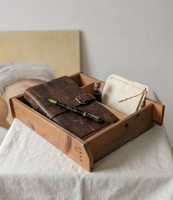 Bureau de milieu en bois de pays-style Louis Philippe-XIX ème siècle