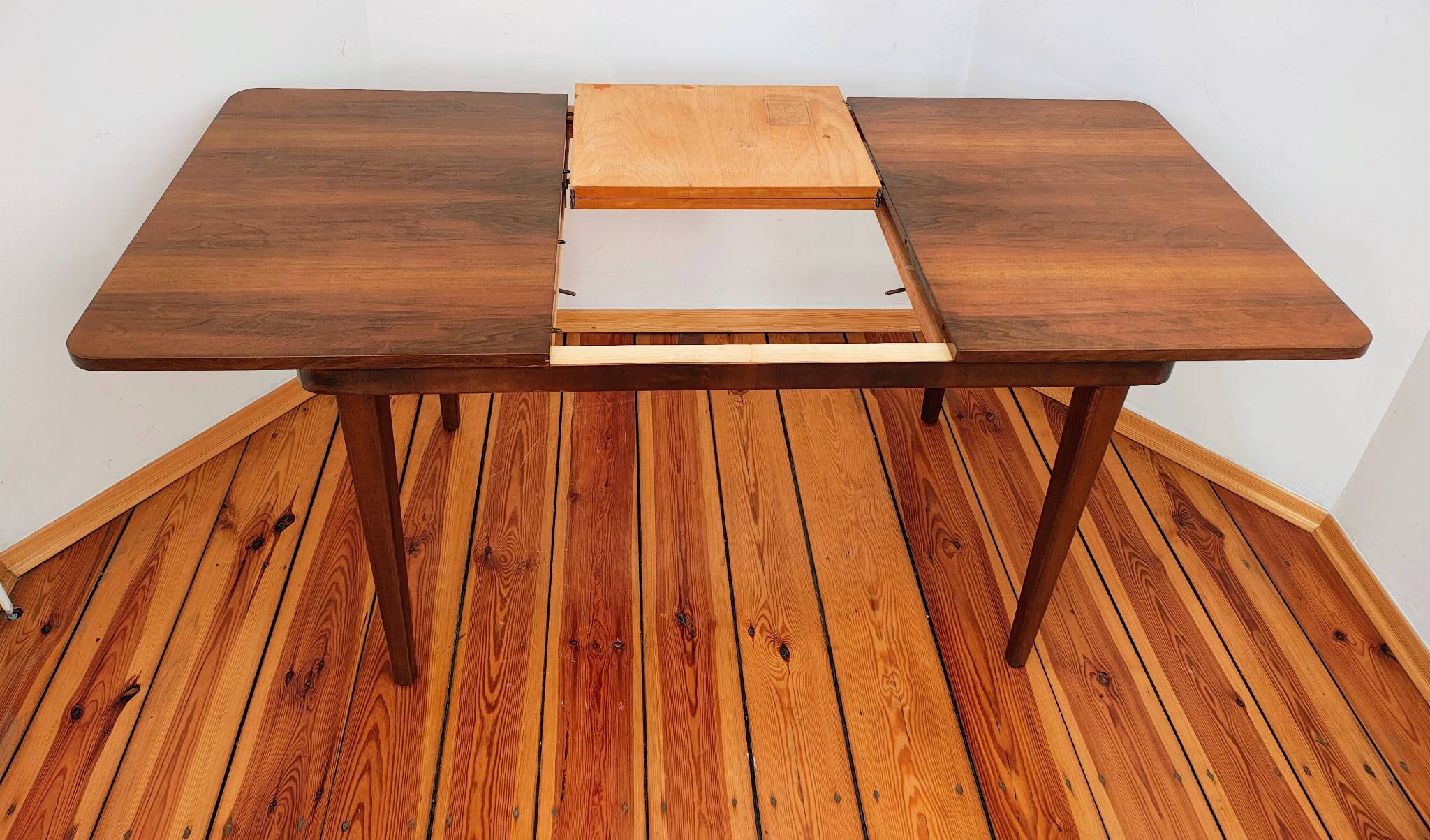 Czechoslovakian Extendable Table by Jindřich Halabala for UP Závody, 1950s