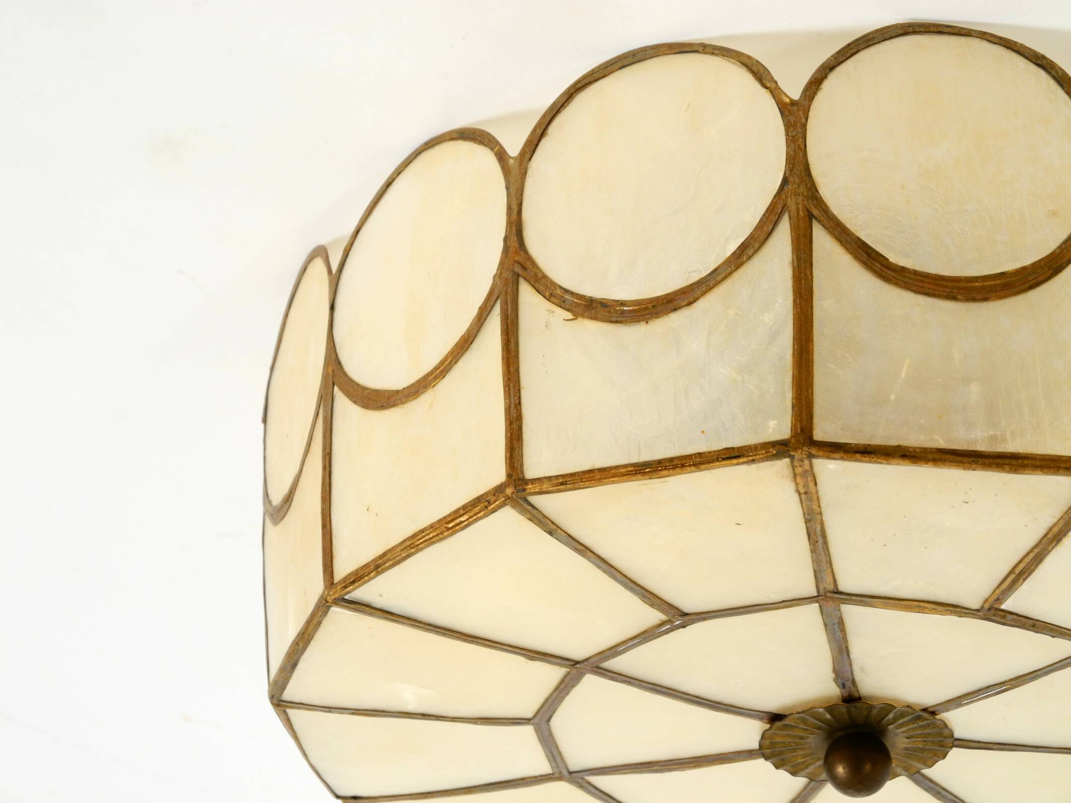 Beautiful round Mid-Century Modern ceiling or wall lamp made of Capiz