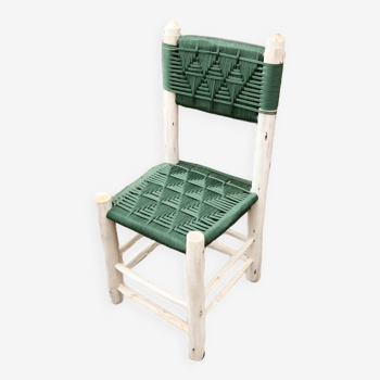 Wooden chair and wire braiding