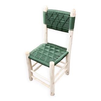 Wooden chair and wire braiding