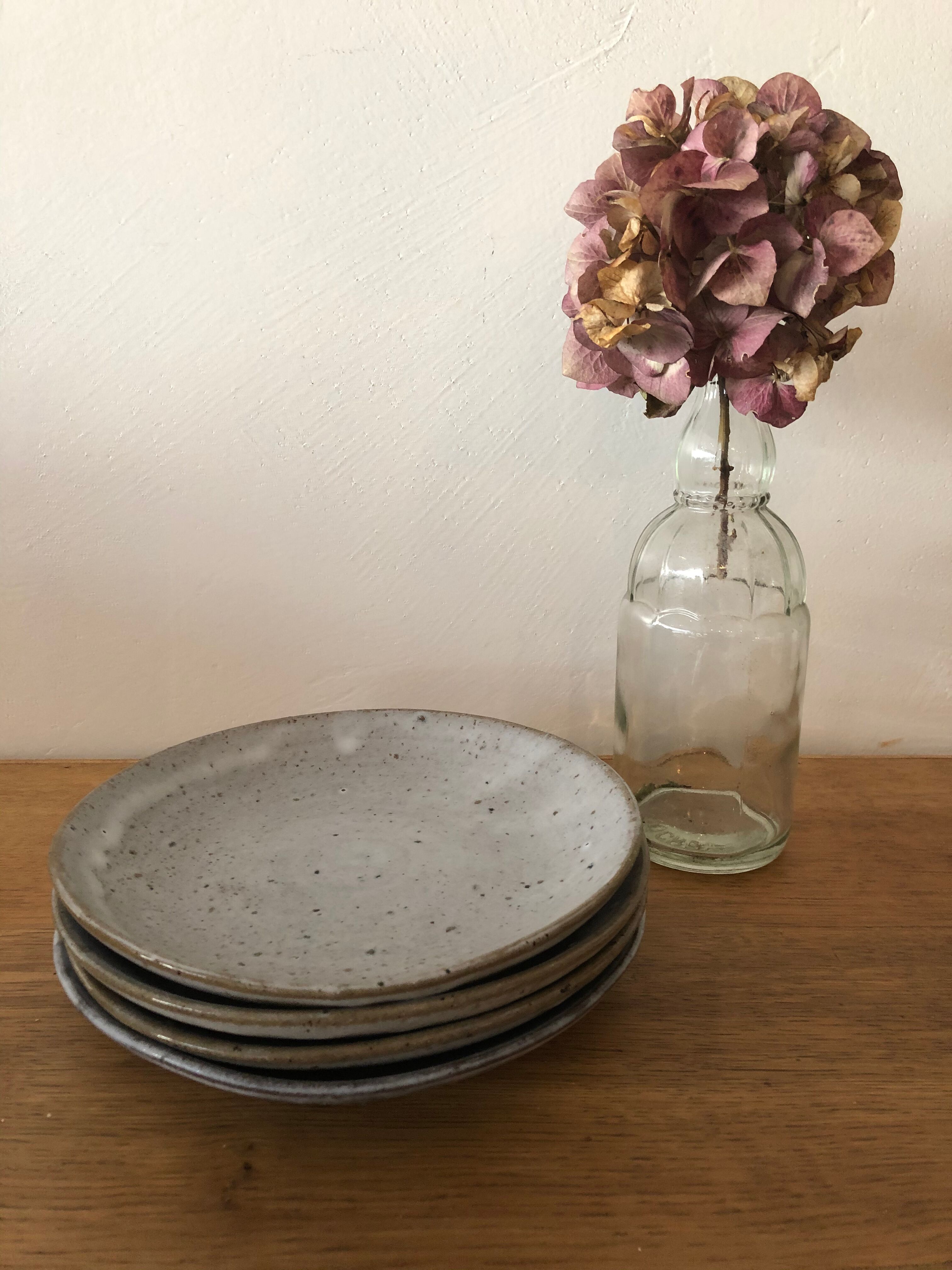 4 enamelled sandstone plates