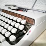 Brother Deluxe 900 Typewriter