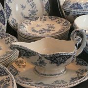 Service en faience de GIEN bleu camaieu dauphin