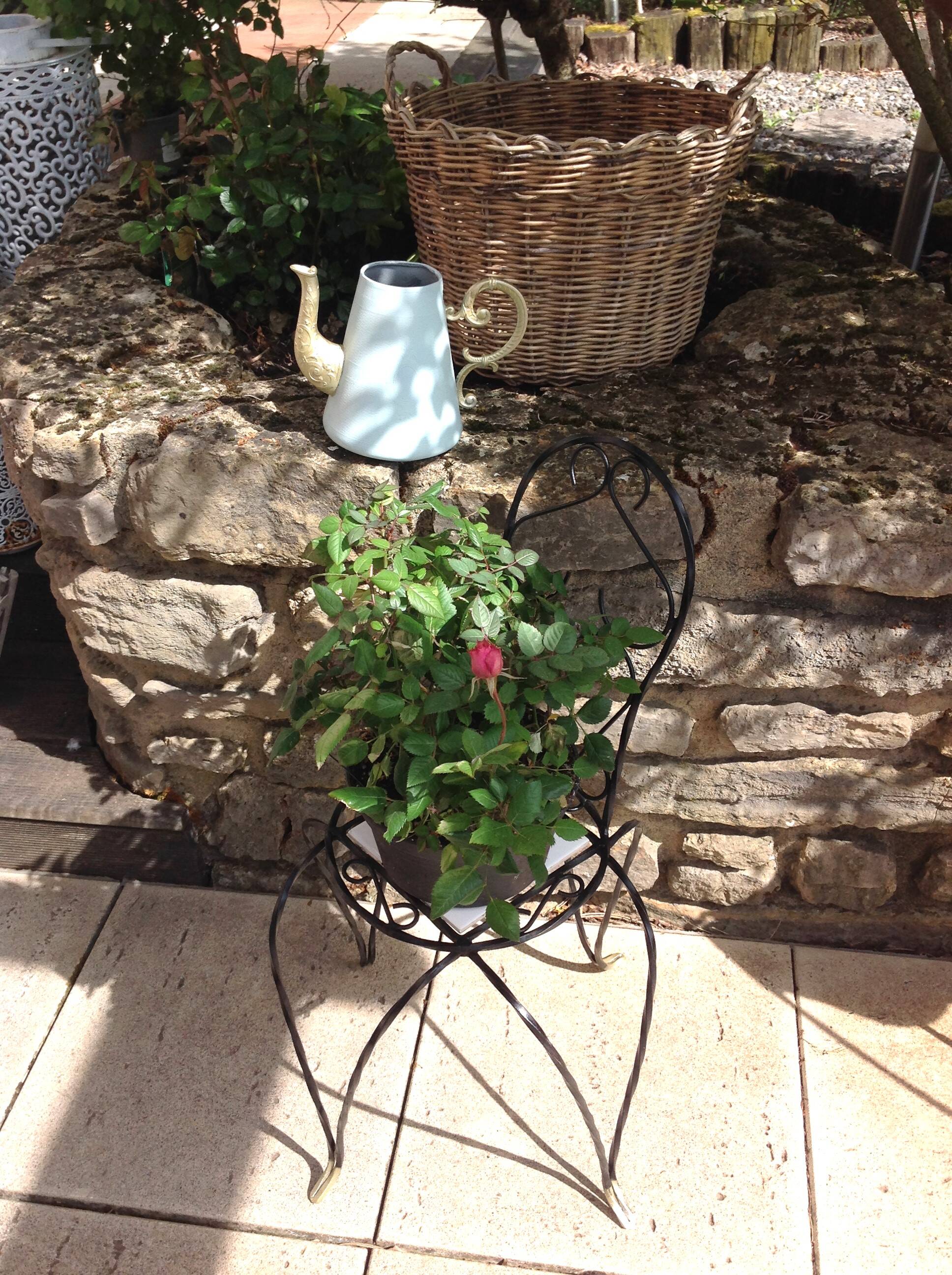 Plant holder "chair" in wrought iron and earthenware / vintage 60s-70s