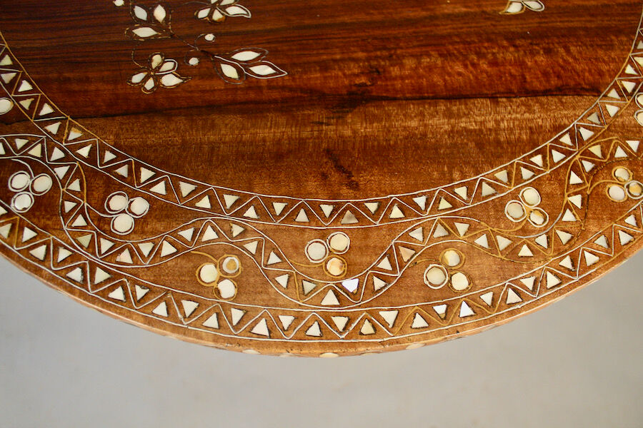 Central Foot Nacre Inlay Pedestal Table