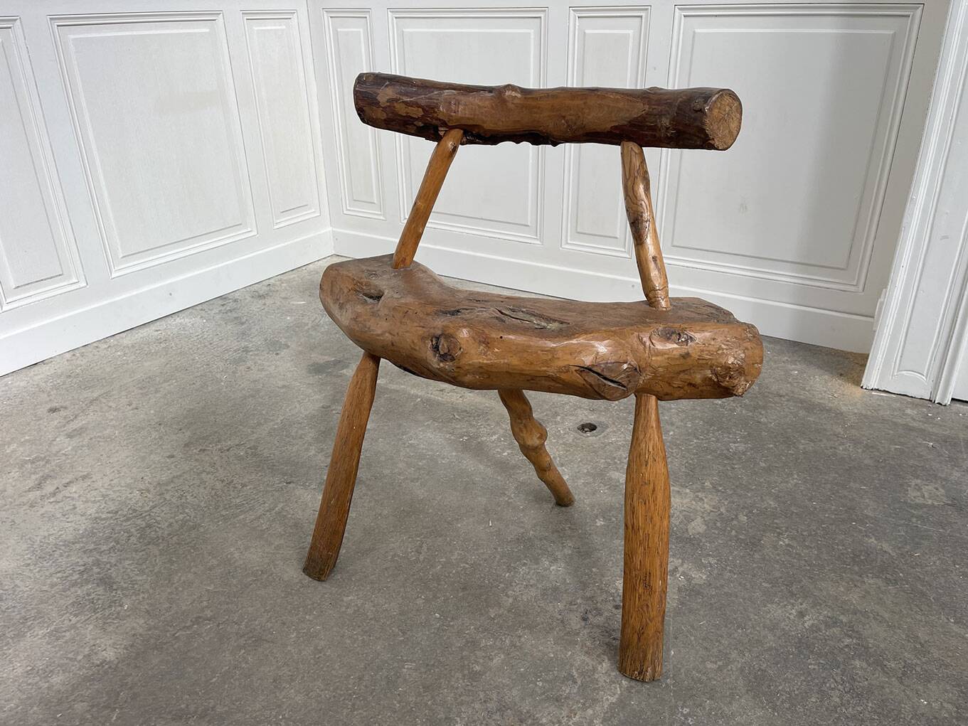 Paire de chaises en bois art populaire