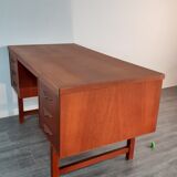 Small danish vintage desk in 1960s teck