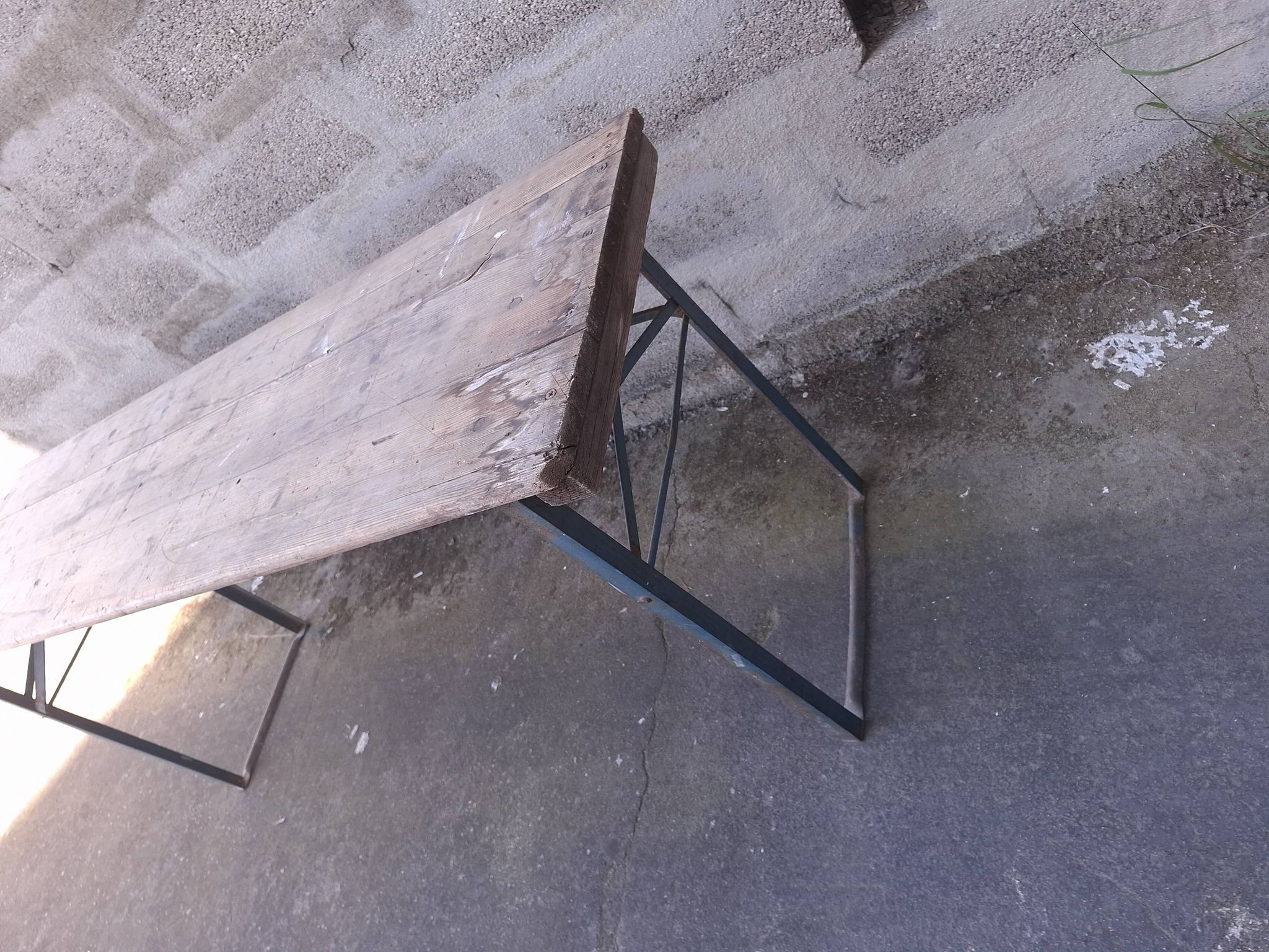 FOLDING BREWER'S TABLE
