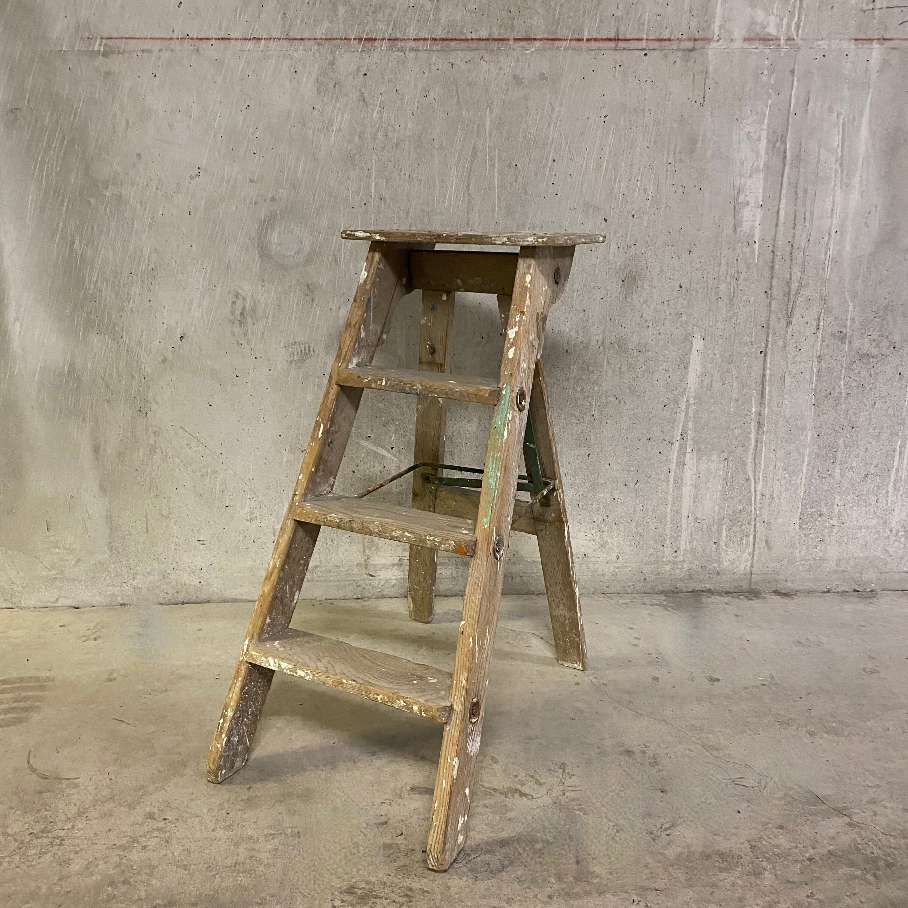 Painter's stepladder
