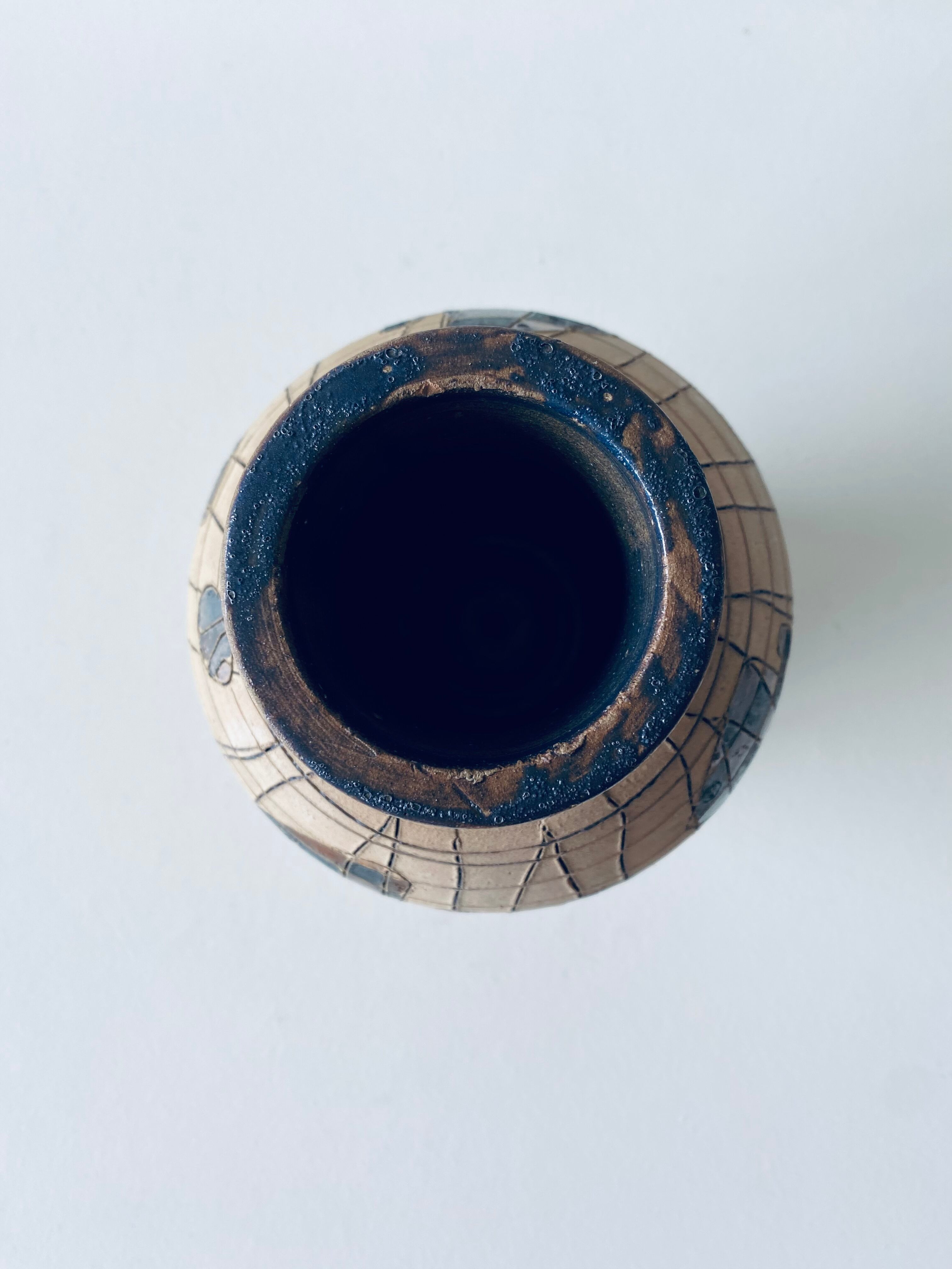 Ceramic vase decoration fish