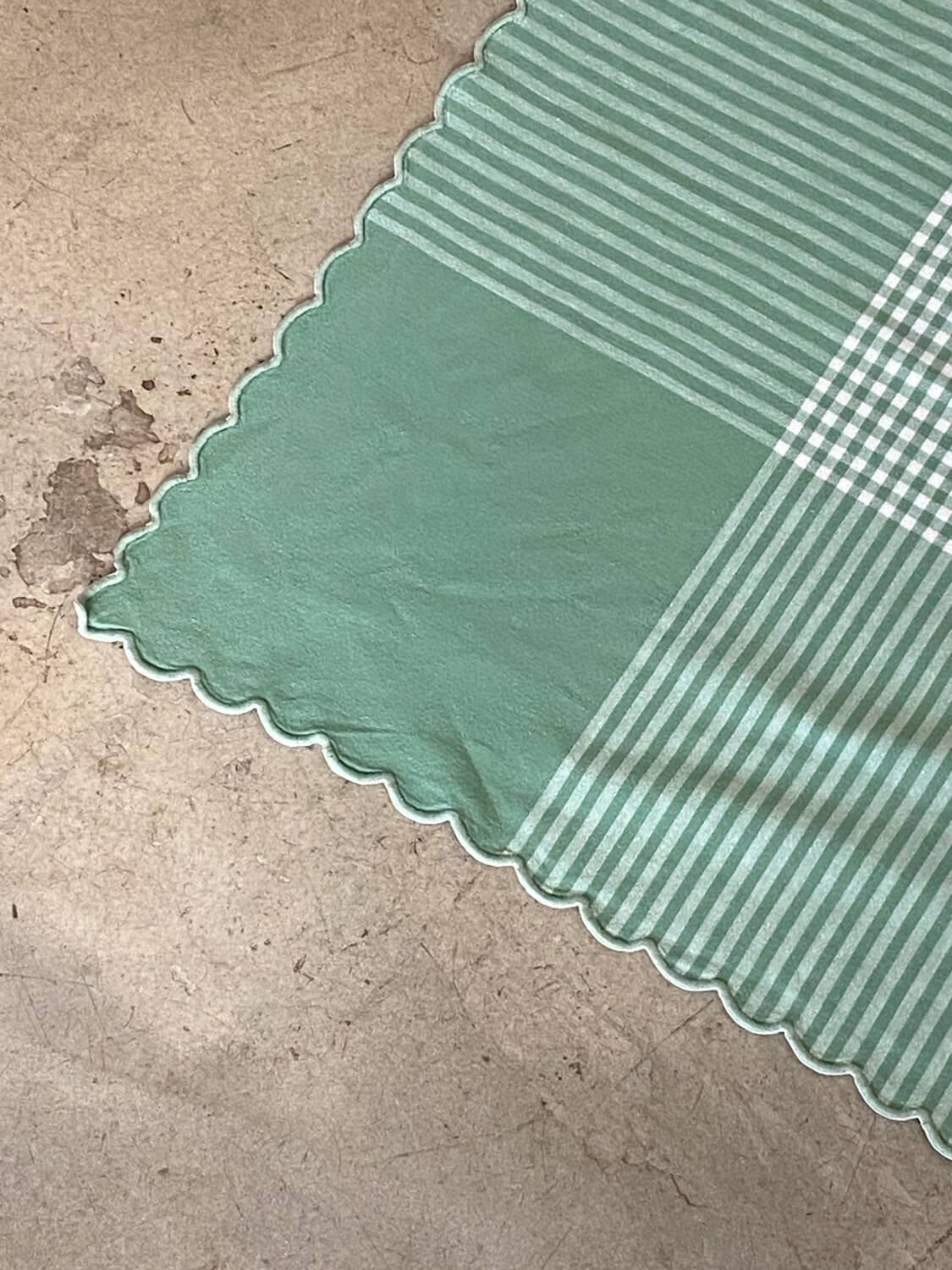 Nappe vintage brodée
