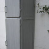 Boarding wooden wardrobe closet