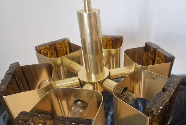 Rare mid-century chandelier in brass and resin, 1970s