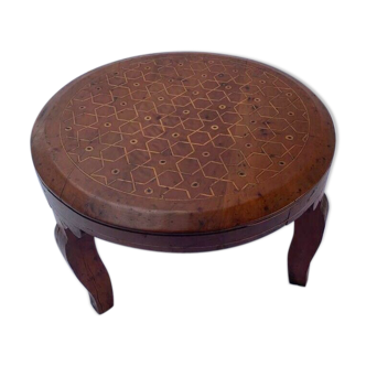 Oriental pedestal table with marquetry 3 legs