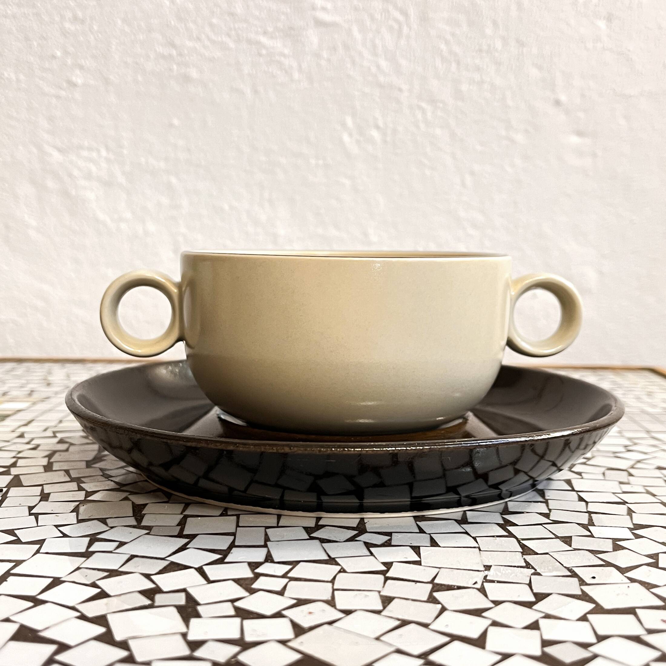 Bouillon with saucer designed by W. Karnagel Rosenthal Studio-line, Germany 1970s.