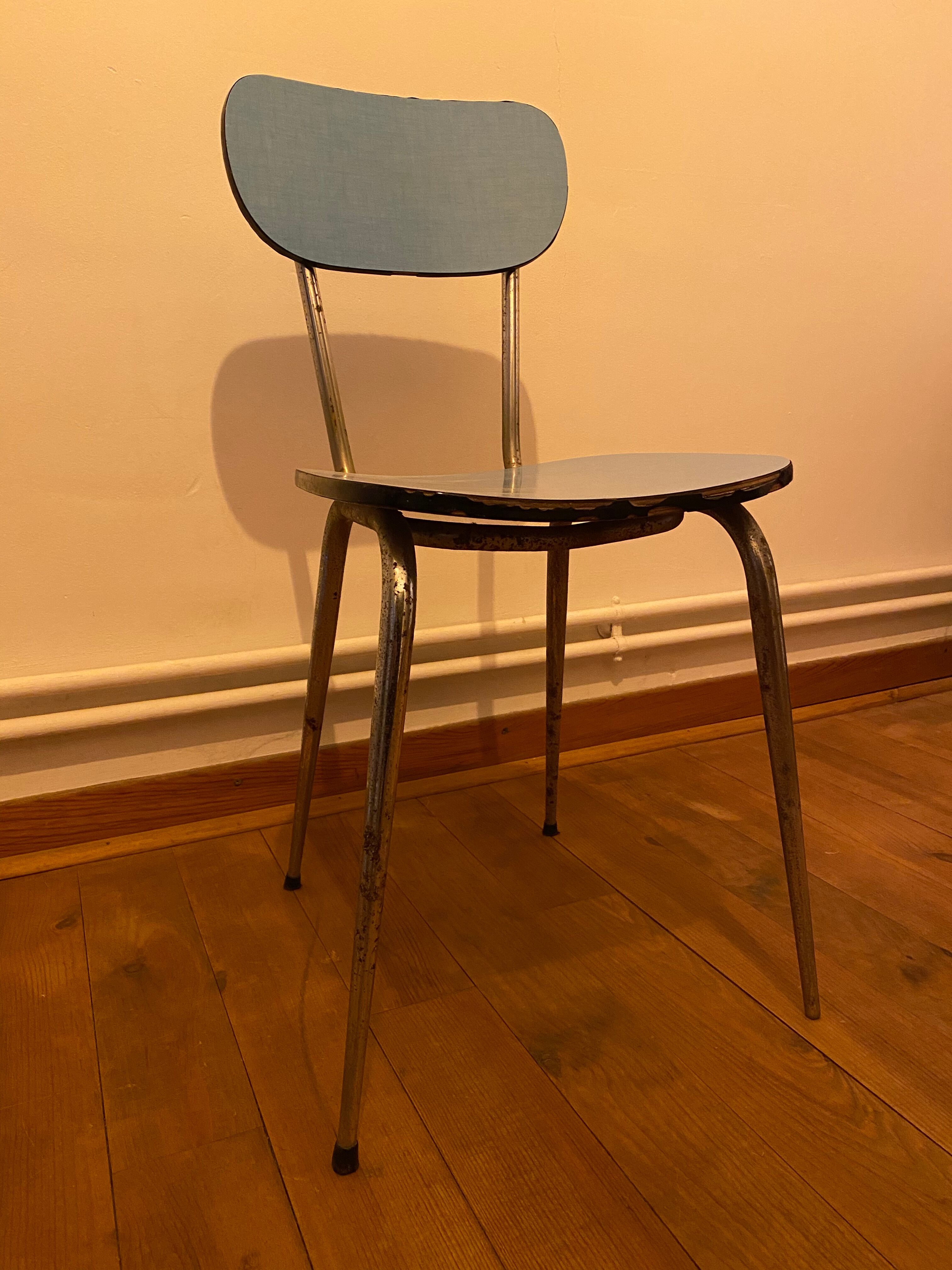 Lot of 6 chairs in blue formica