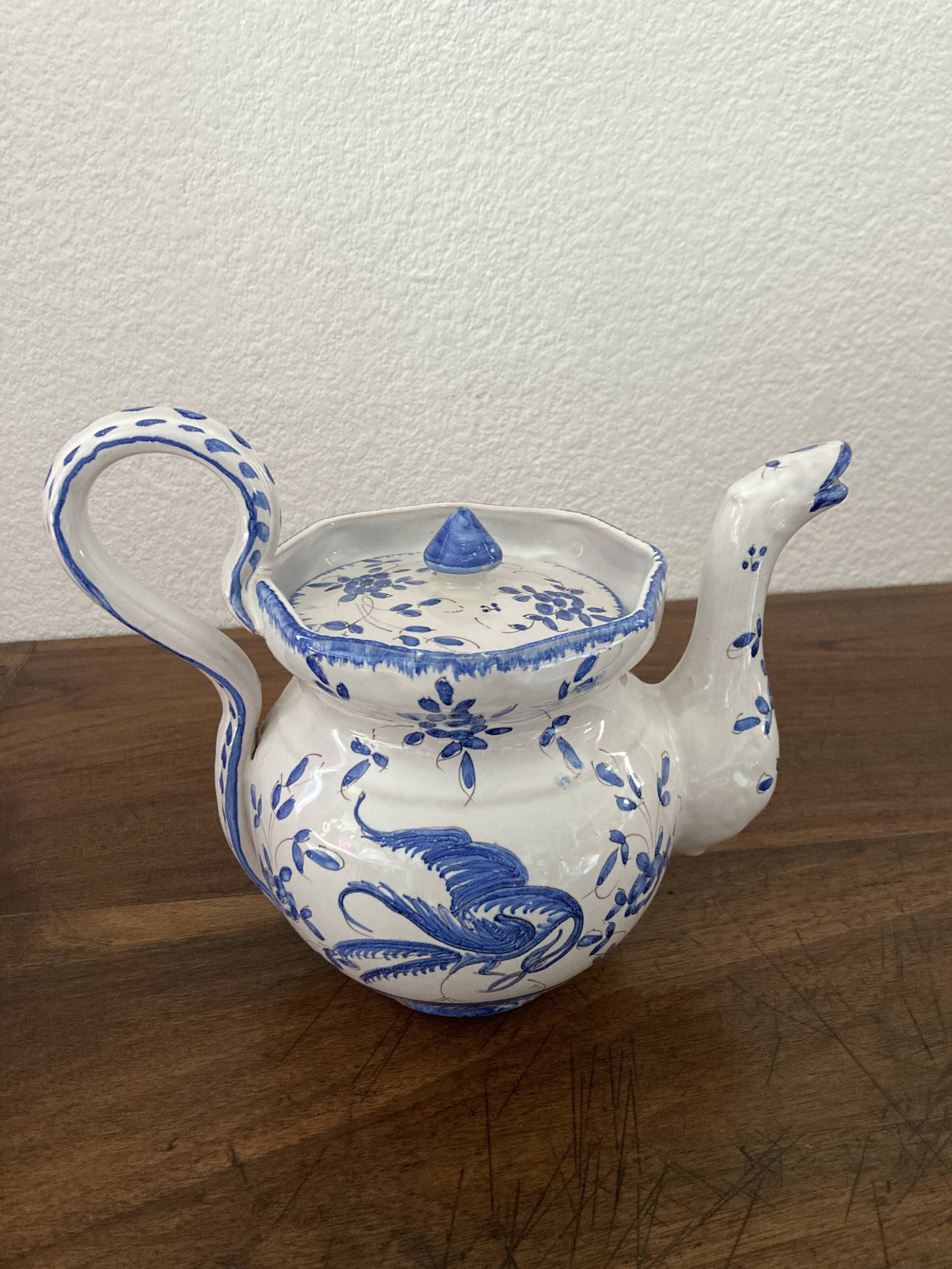 Very beautiful earthenware teapot from Martres-Tolosane with Moustiers decorations