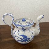 Very beautiful earthenware teapot from Martres-Tolosane with Moustiers decorations