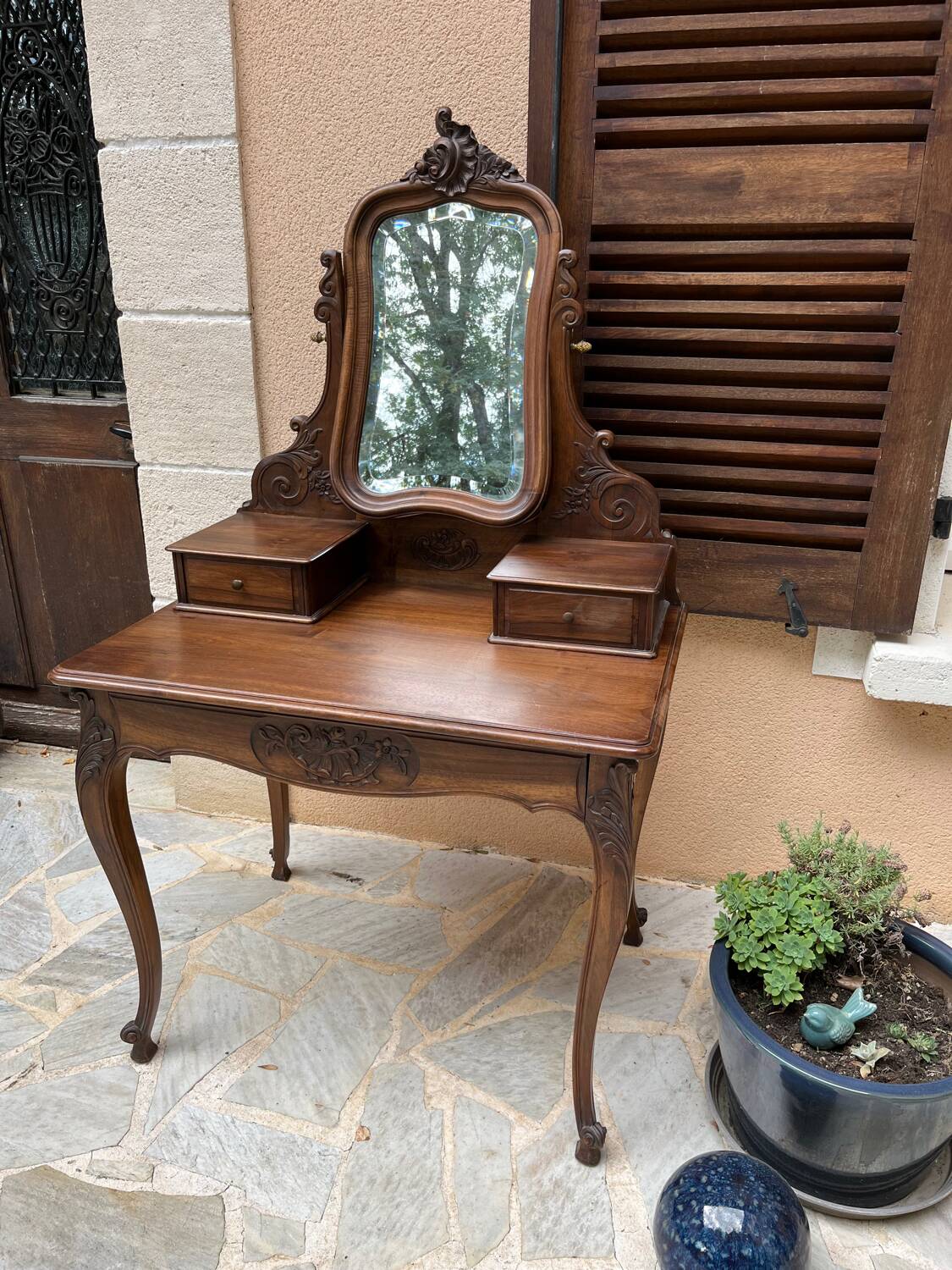 Antique solid wood dressing table