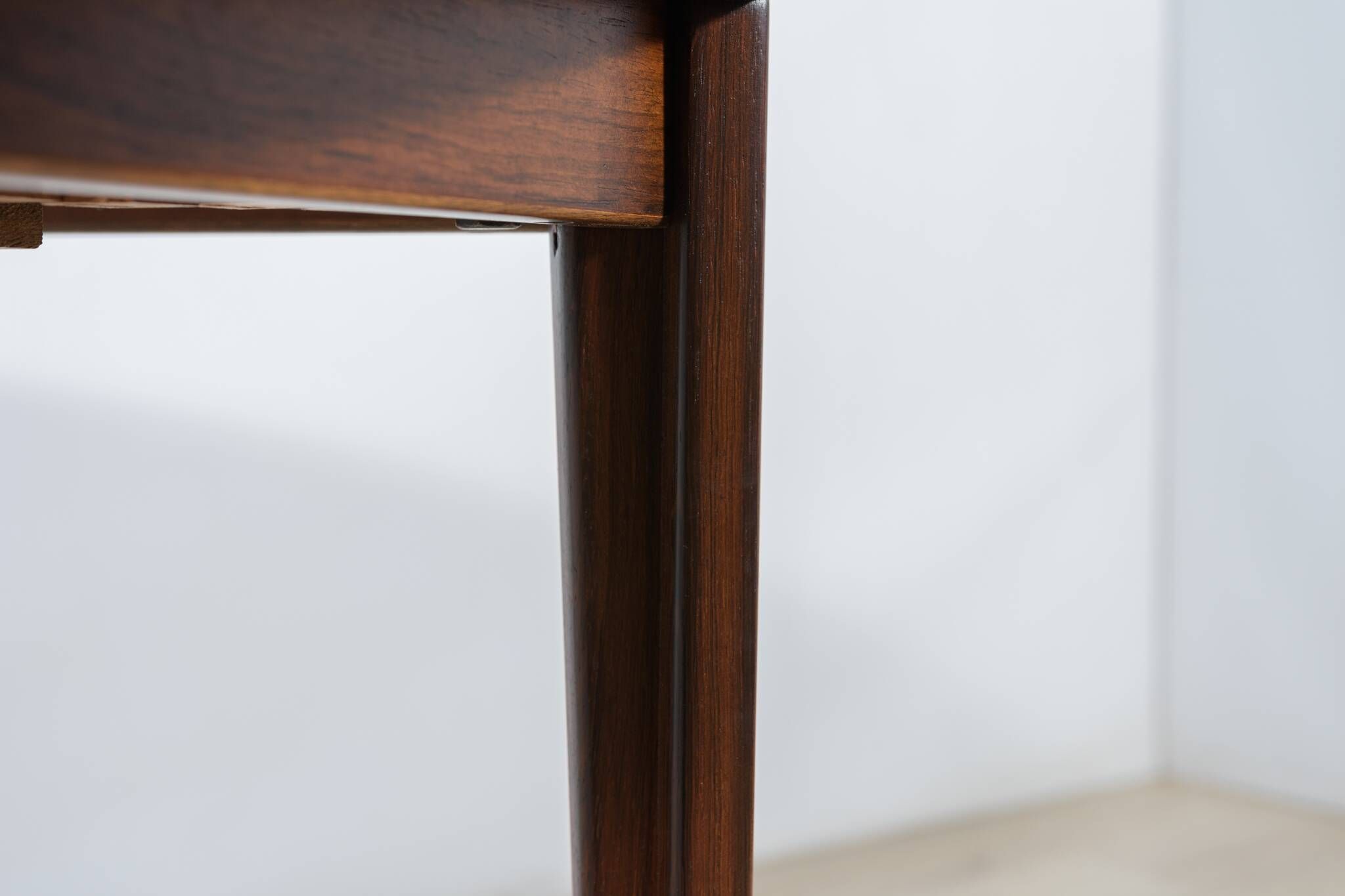 Mid-Century Round Rosewood Dining Table by Henry Rosengren Hansen for Brande Mobel Industry, 1960s
