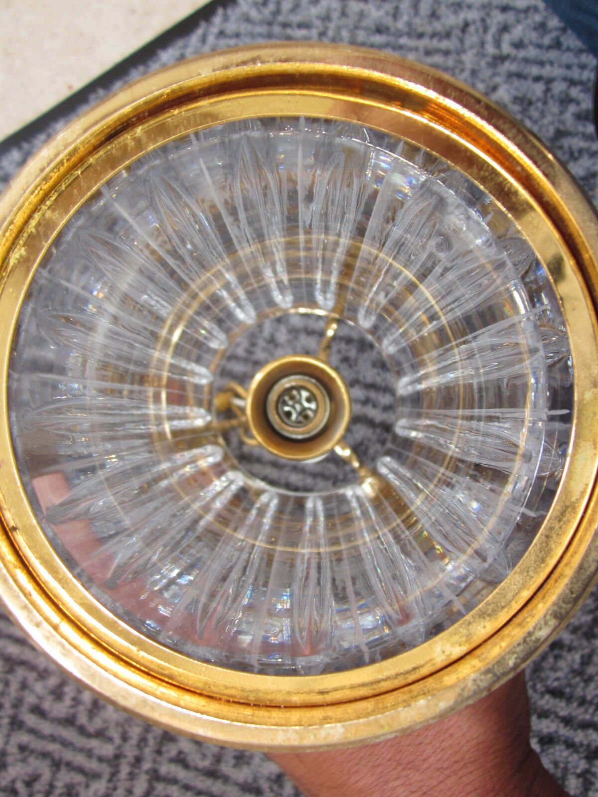 tailled crystal and brass hanging