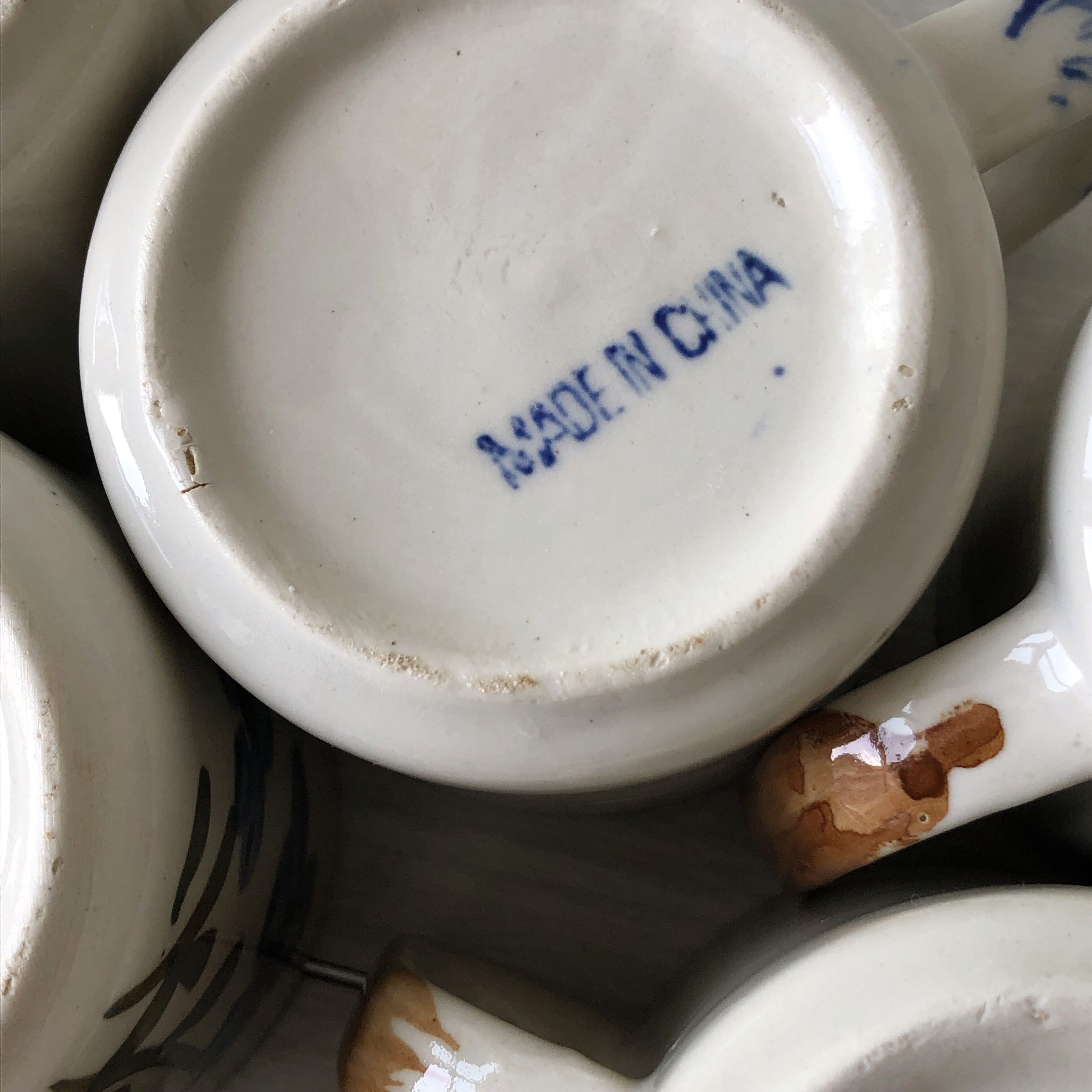 Set of 6 antique ceramic cups / mugs, refined floral patterns Made in China