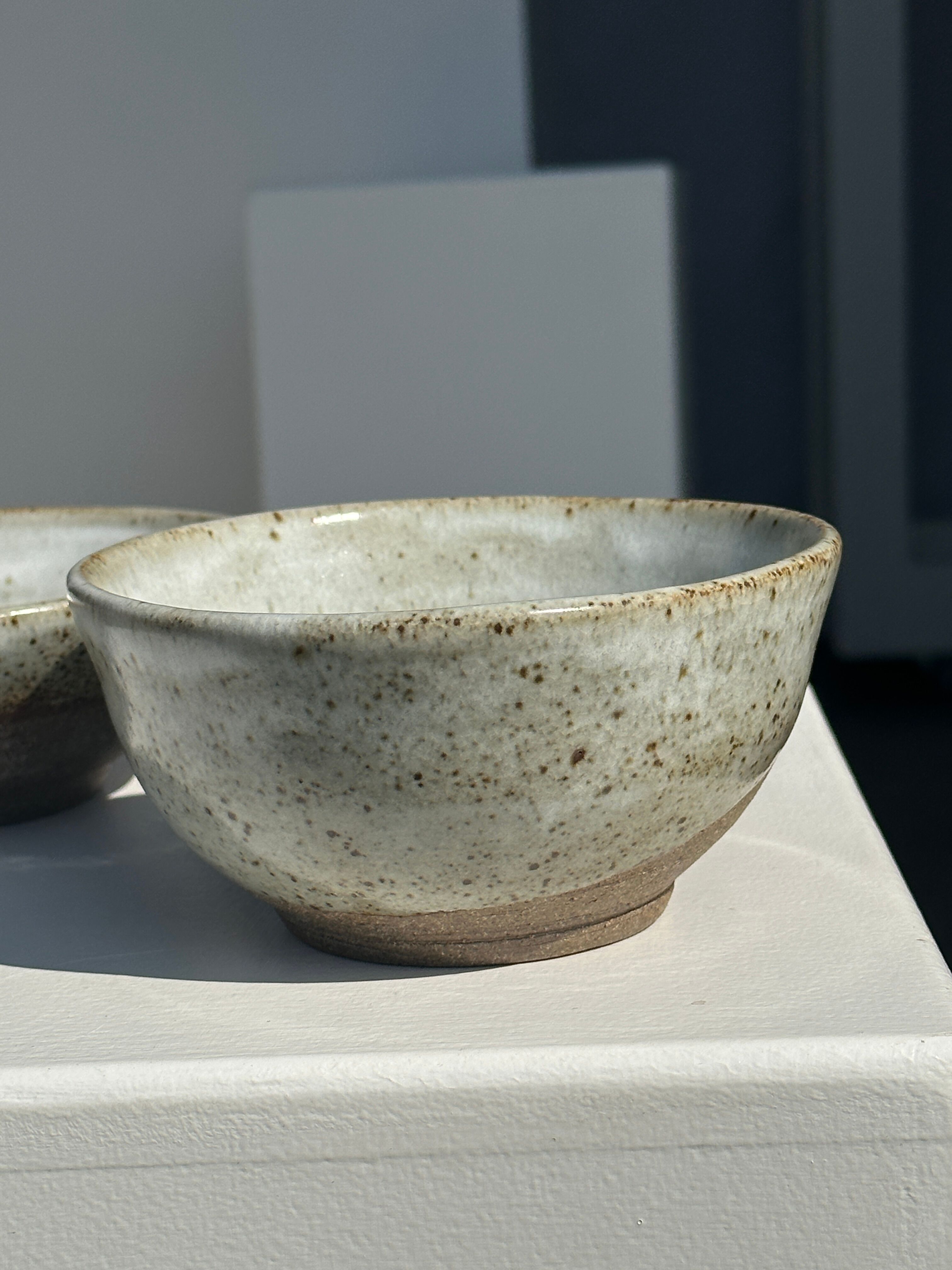 Duo of small brown bowls and speckled glazed ceramic (1top + 1bottom)