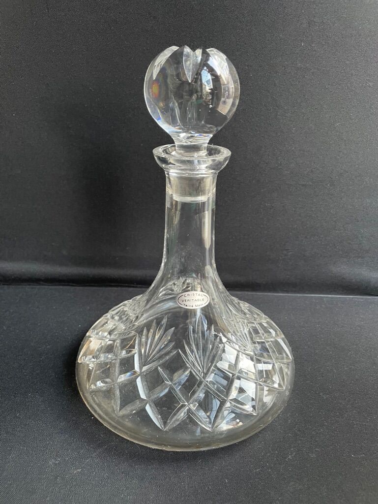 Decanter with cap