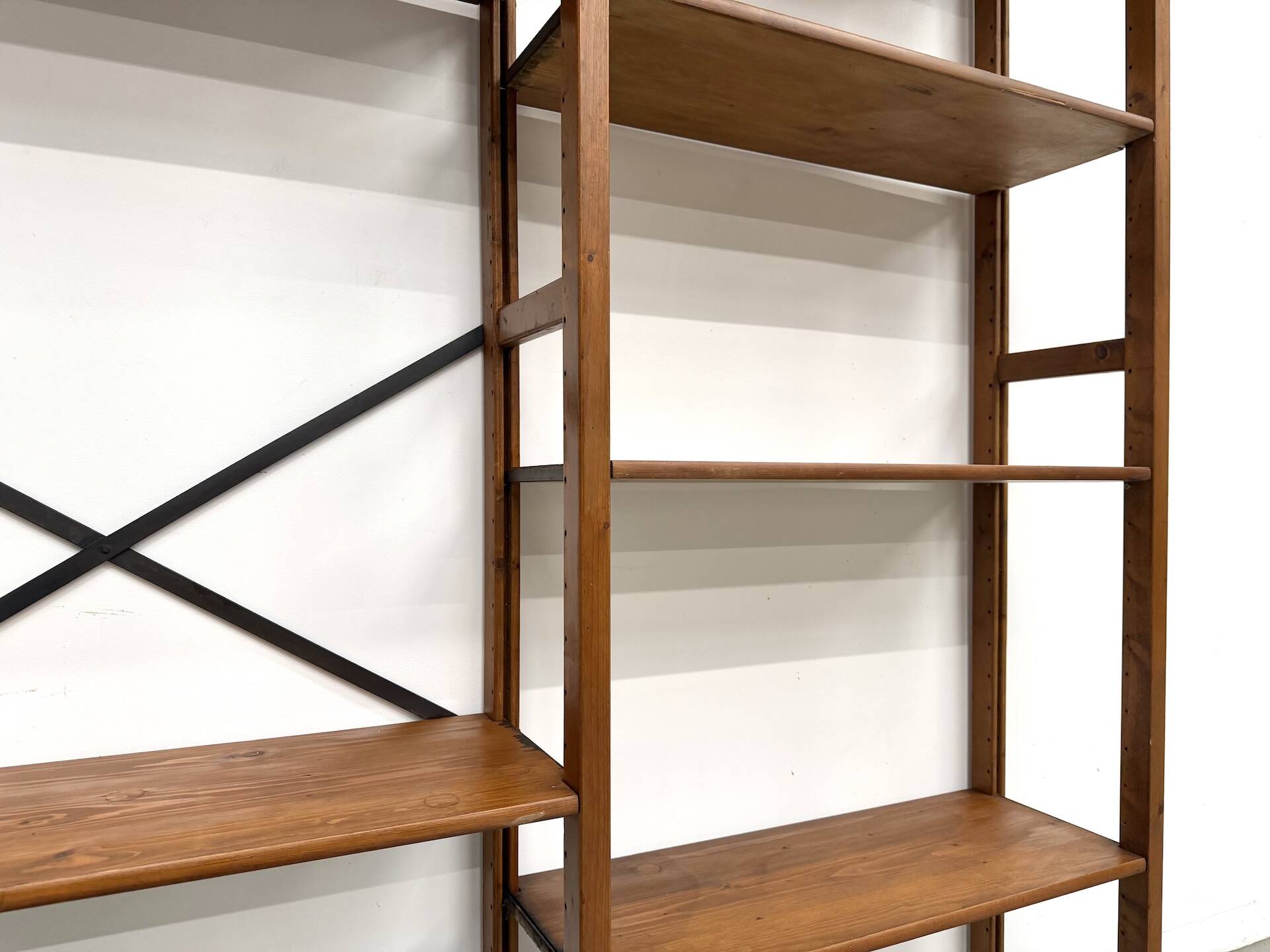 XXL Modernist Library in Solid Pine – 1950s Design – L164 cm