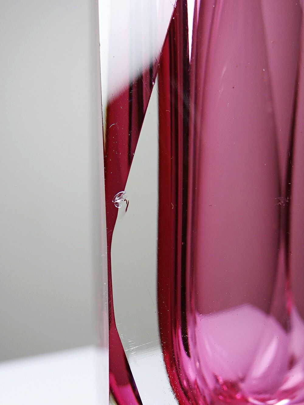 Faceted submerged vase Murano pink glass and crystal from the 1950s-60s.