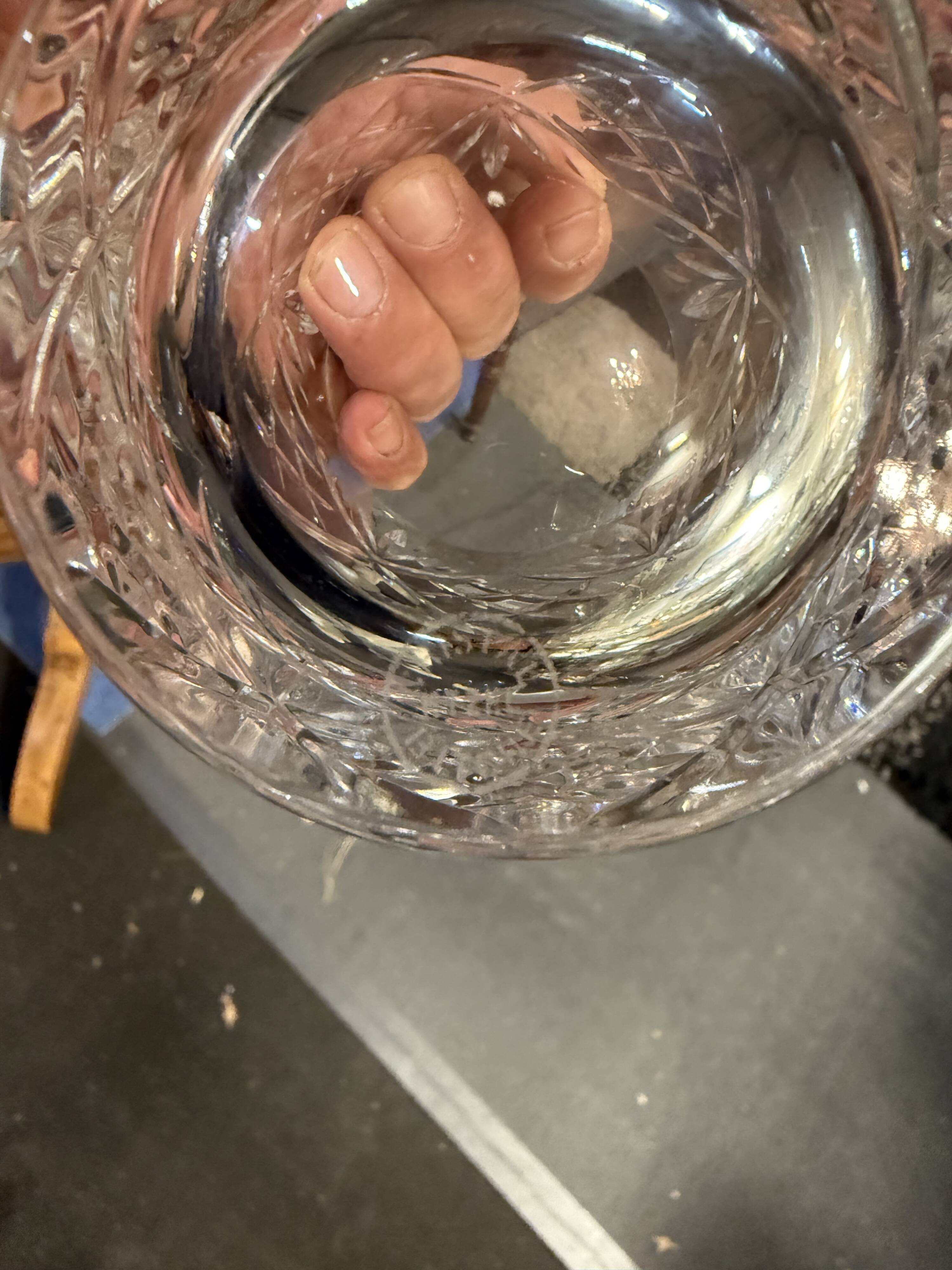 6 verres à whisky et 1 carafe en cristal