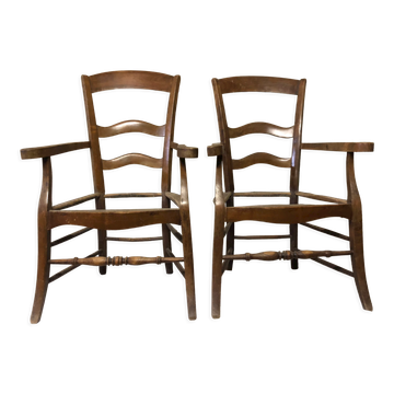 2 fauteuils à repailler en noyer Louis Philippe